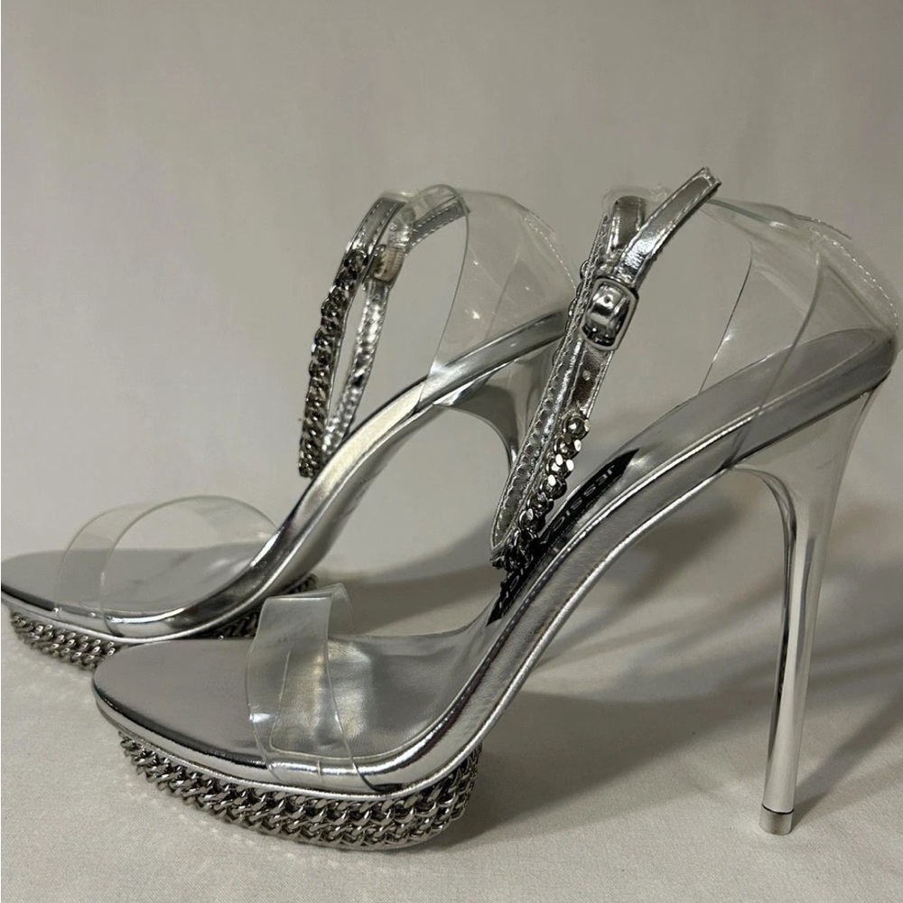 Jessica Rich Elegant  Silver Chain-Embellished Heels Size 35 (5) NIB No Tags